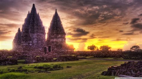 The Lost Hindu Temple In The Jungle Mist Indonesia Ultra Hd Desktop