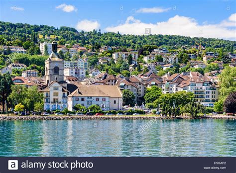 Aufgrund seiner geographischen lage ist es ein idealer ausgangspunkt für ausflüge zu. Evian Les Bains Stockfotos und -bilder Kaufen - Alamy