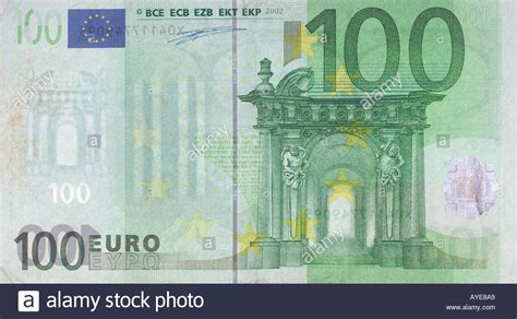 Mittels des angegebenen codes kann der gutschein bequem über unsere onlineshops, aber auch per telefon eingelöst werden. Europäischen 100 Euro-Banknote-Schein mit Sicherheits ...