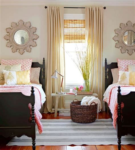 With centuries' worth of options available, it's important to practice restraint when designing a vintage bedroom. 3 Tips to Mix & Match What You Have to Get the Style You ...