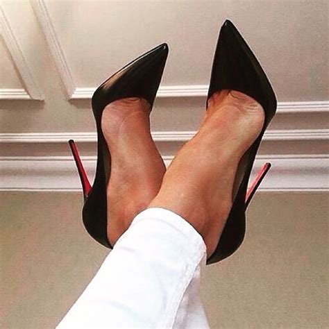 hasztag nogidonieba na instagramie zdjęcia i filmy high heels stilettos heels me too shoes