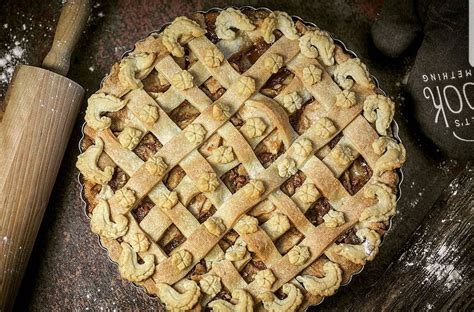 Eine cremige quarkschicht rundet den kuchen perfekt ab. Apple Pie | Kochen und backen, Gesunder apfelkuchen ...