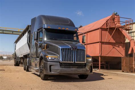 Western Star Rounds Out X Series Line With Redesigned Highway Tractor