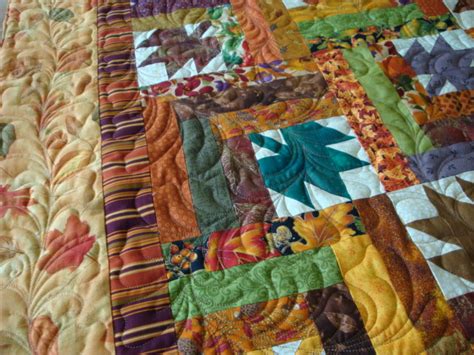 It was before i discovered modern quilting, so it is very. Maple Leaf Log Cabin | Border with same pattern as quilt ...