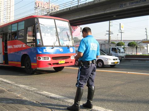 Traffic Enforcer In Philippines Traffic Enforcer Reviewing Flickr