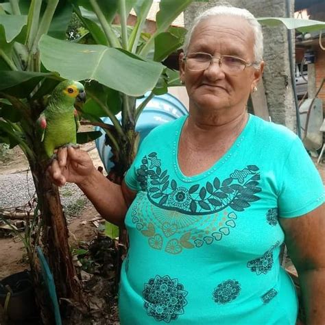 Idosa de 71 anos que perdeu filho para a Covid há três meses consegue