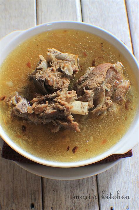 Resepi sup tulang merupakan makanan yang sangat popular dikalangan masyarakat melayu dan sangat sesuai jika dihidangkan pada waktu malam yang dingin. Mori's Kitchen: Sup Tulang Qurban