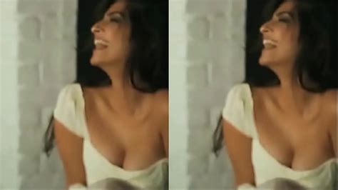 Sonam Kapoor Hot Boobs Never Seen Before