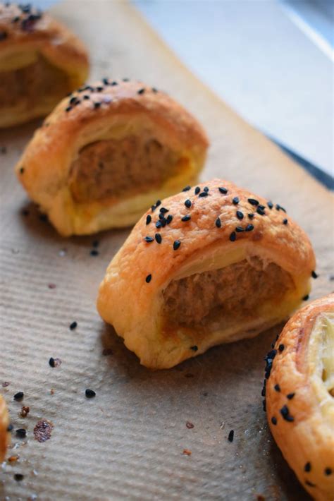 Delicious homemade sausage rolls that can be adapted to include your favourite herbs! Hot Dog Style Vegan Sausage Rolls - Let's Eat Smart
