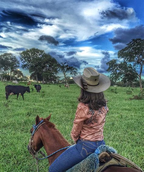 Ver Esta Foto Do Instagram De Michellydc • 870 Curtidas Cowgirl Chapéus Roupas De Vaquejada