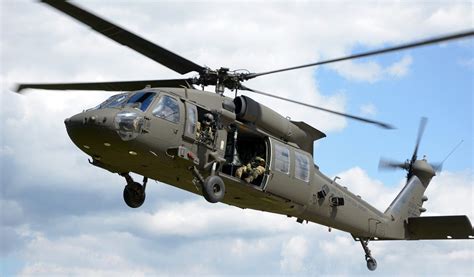 Amazing Facts About The Sikorsky Uh 60 Black Hawk Crew Daily