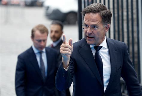 7enews world news dutch government collapses over migration row media