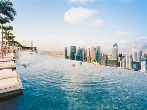 Hotels in top singapore neighborhoods. 12 breathtaking infinity pools | Booking.com