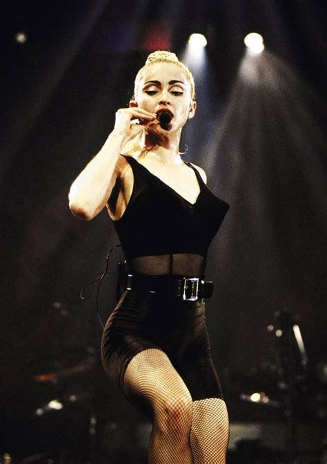 Концерт мадонны в рамках sticky и sweet tour. Madonna, "Vogue" on the Blond Ambition Tour, 1990 # ...