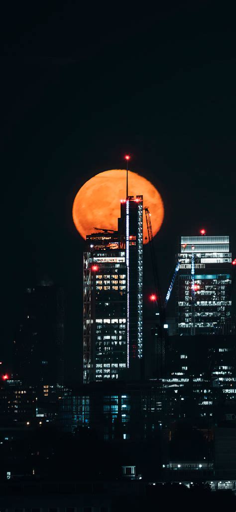 1242x2688 Supermoon Rising Over London Iphone Xs Max Hd 4k Wallpapers
