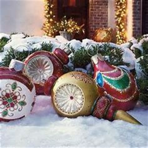 The holiday experts at hgtv share tips for giving your front porch a christmas makeover with festive decorating ideas. 1000+ images about Outdoor Christmas Decorations on Pinterest | Outdoor christmas decorations ...