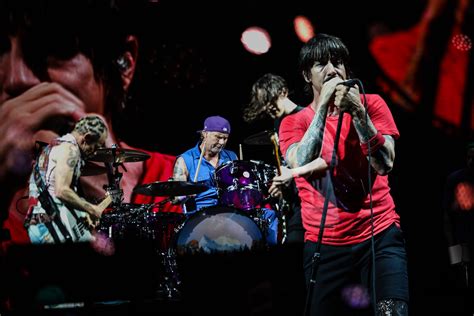 Lollapalooza Red Hot Chili Peppers Toca Seu Lado B E Se Consagra