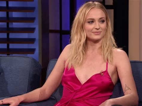 Sophie Turner Said She And Maisie Williams Used To Kiss In The Middle