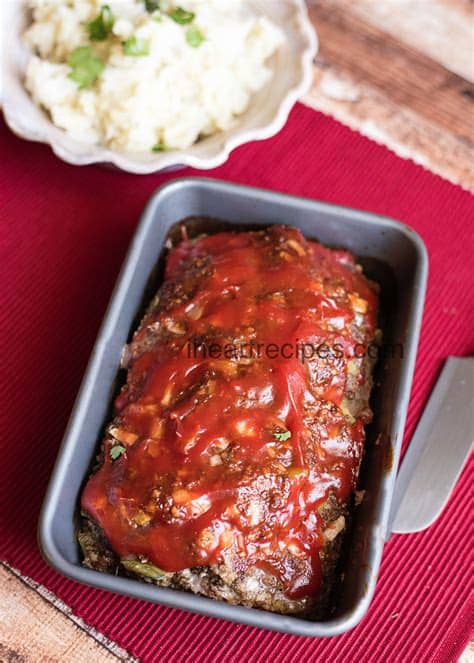 One meatloaf recipe i read recently used 1 1/2 lbs of ground beef and some other ingredients, resulting in single loaf with a total weight of about two pounds. Classic Meatloaf | Recipe | Classic meatloaf recipe ...