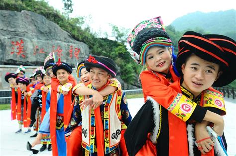 Tea drinking is a symbol of etiquette in all aspects of people's lives. Culture Insider: Qixi - the Chinese Valentine's Day[5 ...