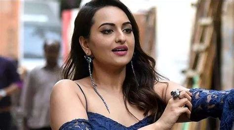 Sonakshi Sinha Reveals She Dated Bollywood Celebrity Deets Inside