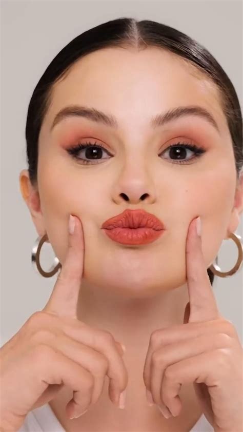 Selena Gomezs Makeup Artist Reveals How To Recreate The De Una Vez