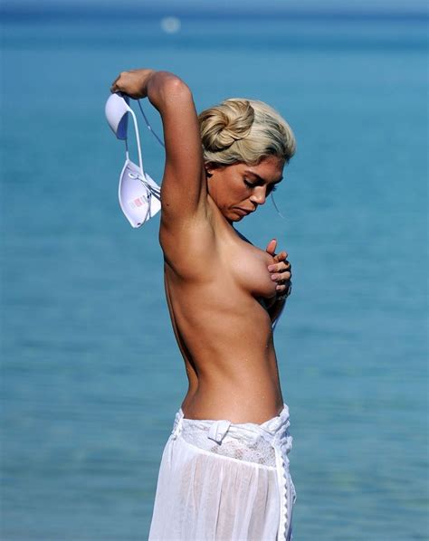 Frankie Essex Topless And Sexy 28 Photos Thefappening