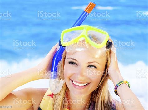 Linda Chica Adolescente Divirti Ndose En La Playa Foto De Stock Y M S