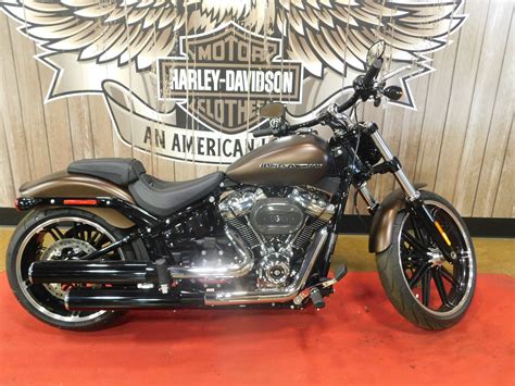 The breakout comes with disc front brakes and disc rear brakes along with abs. New 2019 Harley-Davidson Breakout 114 in Chandler # ...