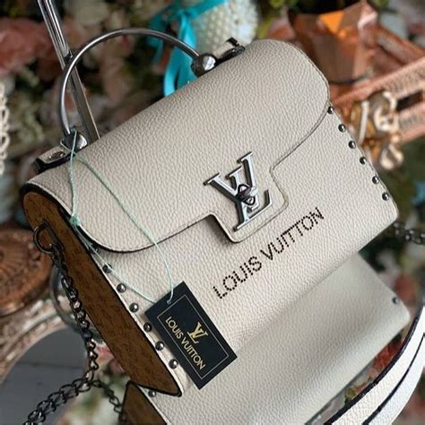 Bolsa Louis Vuitton Baú Transversal Branco Beecost