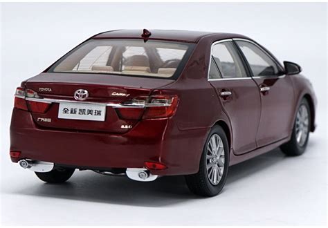 118 Scale Toyota Camry 2015 7th Generation Red Diecast Car Model Toy