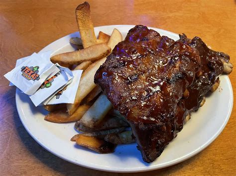 Texas Roadhouse vs. Chili’s: Which Has Better Ribs?