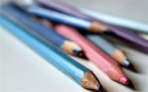 Colored Pencils Spearhead Prick Imprisoned Colour Pencils Set