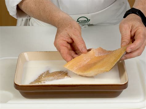 Lastuce du mois du lait pour décongeler les produits de la mer