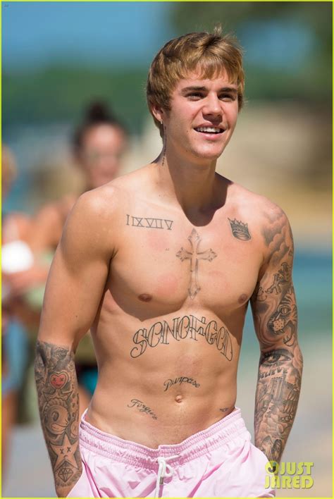 Justin Bieber S Body Is Ripped In New Shirtless Beach Photos Photo Justin Bieber