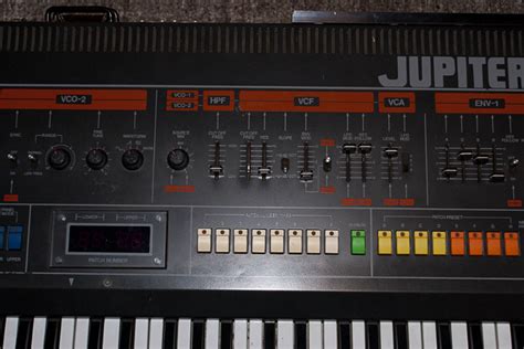 Roland Jupiter 8 / JP-8 | www.synthroom.com