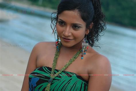 Gayatri Actress Photoimagepics And Stills 33583
