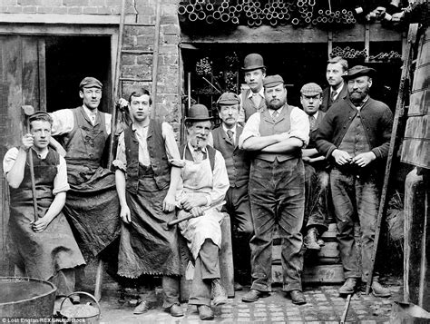 Incredible Photos Reveal What Life Was Like For People In The 19th Centuries Daily Mail Online