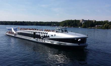Die stern und kreisschifffahrt gmbh ist mit rund 80 anlegestellen, 31 schiffen und 30 tourenangeboten berlins größte und modernste reederei. Stern & Kreisschiffahrt in - Berlin | Groupon