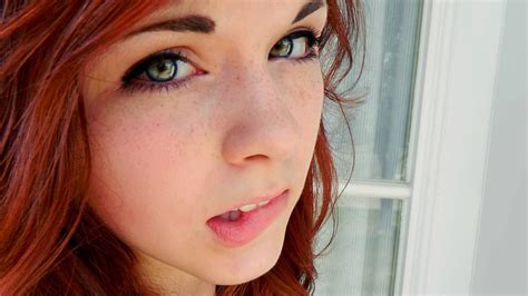 Claire Monnier Redhead Women Looking At Viewer Face Closeup Biting Lip Looking