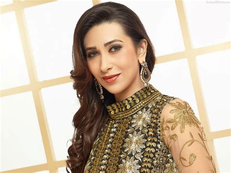 How many children does karisma kapoor have? Karisma Kapoor files a case against ex-husband and mother ...
