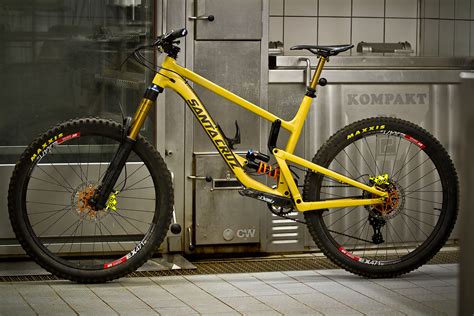 Santa Cruz Nomad V4 Suechtigers Bike Check Vital Mtb