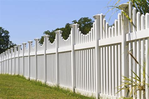 Good Neighbors Talk Before Building Fences Zillow Porchlight