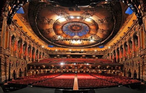 Experience Classical And New St Louis Theatre Shows