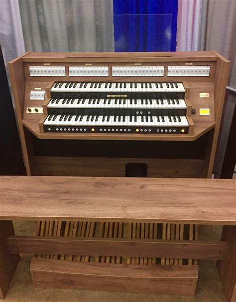 Custom 4 Manual Rodgers Hybrid Ra Daffer Church Organs