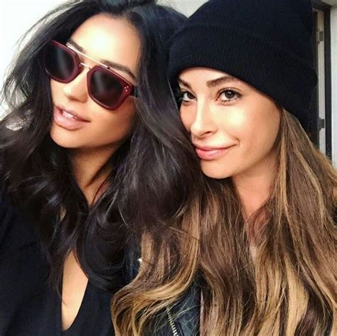 Shay Shay Mitchell Winter Hairstyles Touch Up Pretty Little Liars Iconosquare Square