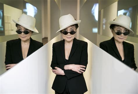 Première Rétrospective Française Pour Yoko Ono Artiste Avant Femme De