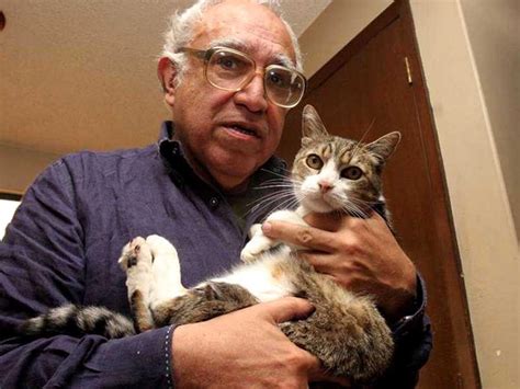 La vida de Carlos Monsiváis a través de sus gatos CC News