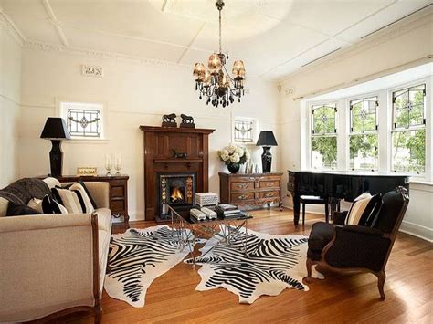 Edwardian Living Room | Warm living room colors, Round carpet living
