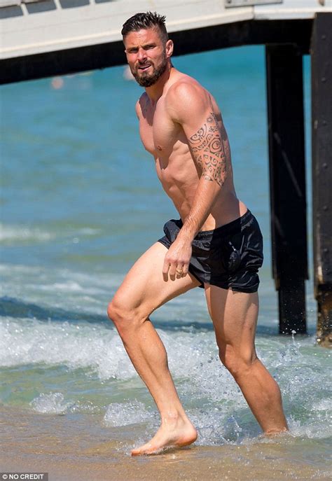 WE LOVE HOT GUYS Olivier Giroud Shirtless On Holiday